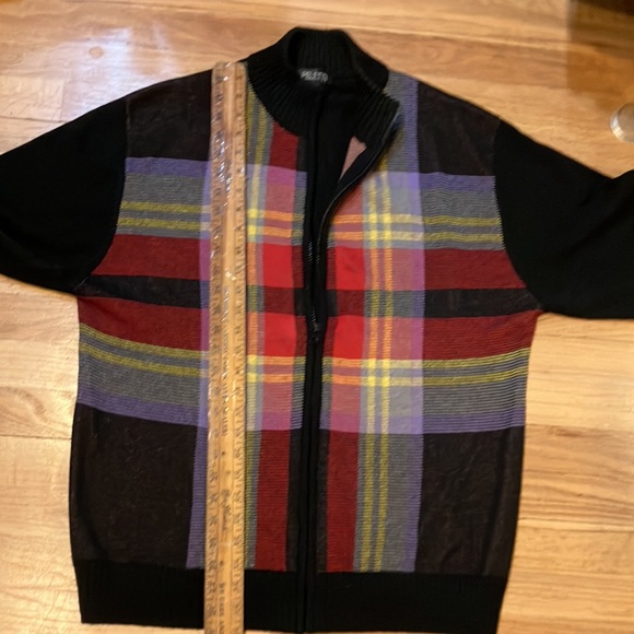 Mens zippered sweater by Peletti with great colors and graphics - Picture 5 of 7